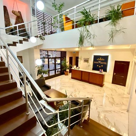 Vayk Hotel Buitenkant foto