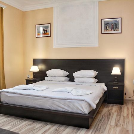 Vayk Hotel Buitenkant foto