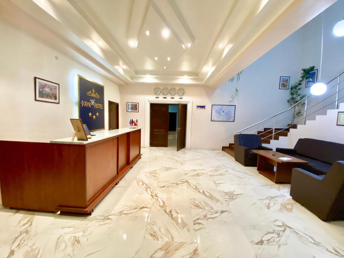 Vayk Hotel Buitenkant foto