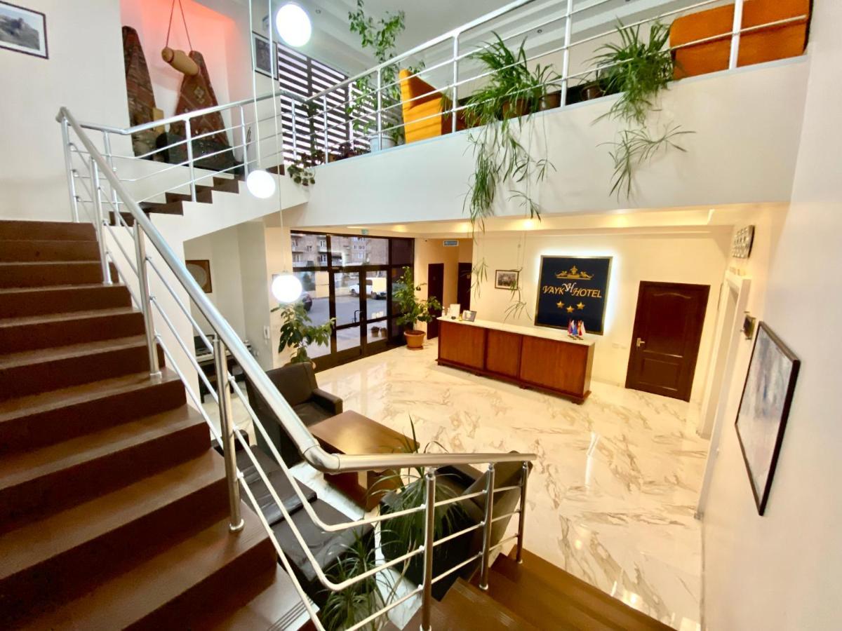 Vayk Hotel Buitenkant foto