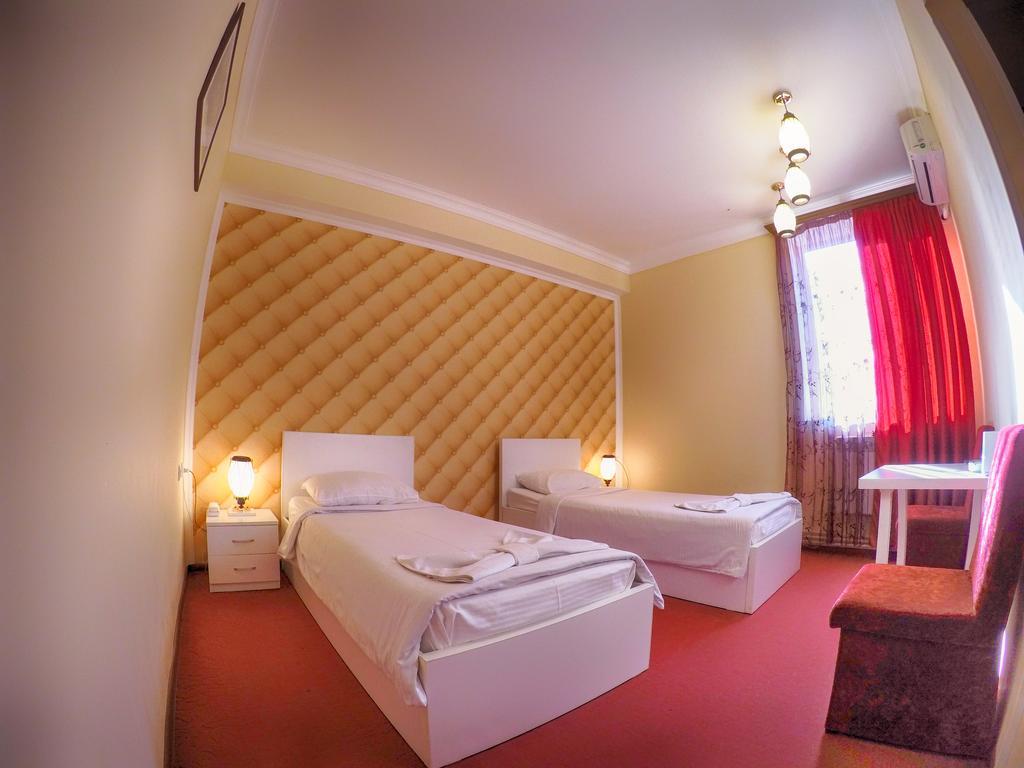 Vayk Hotel Buitenkant foto