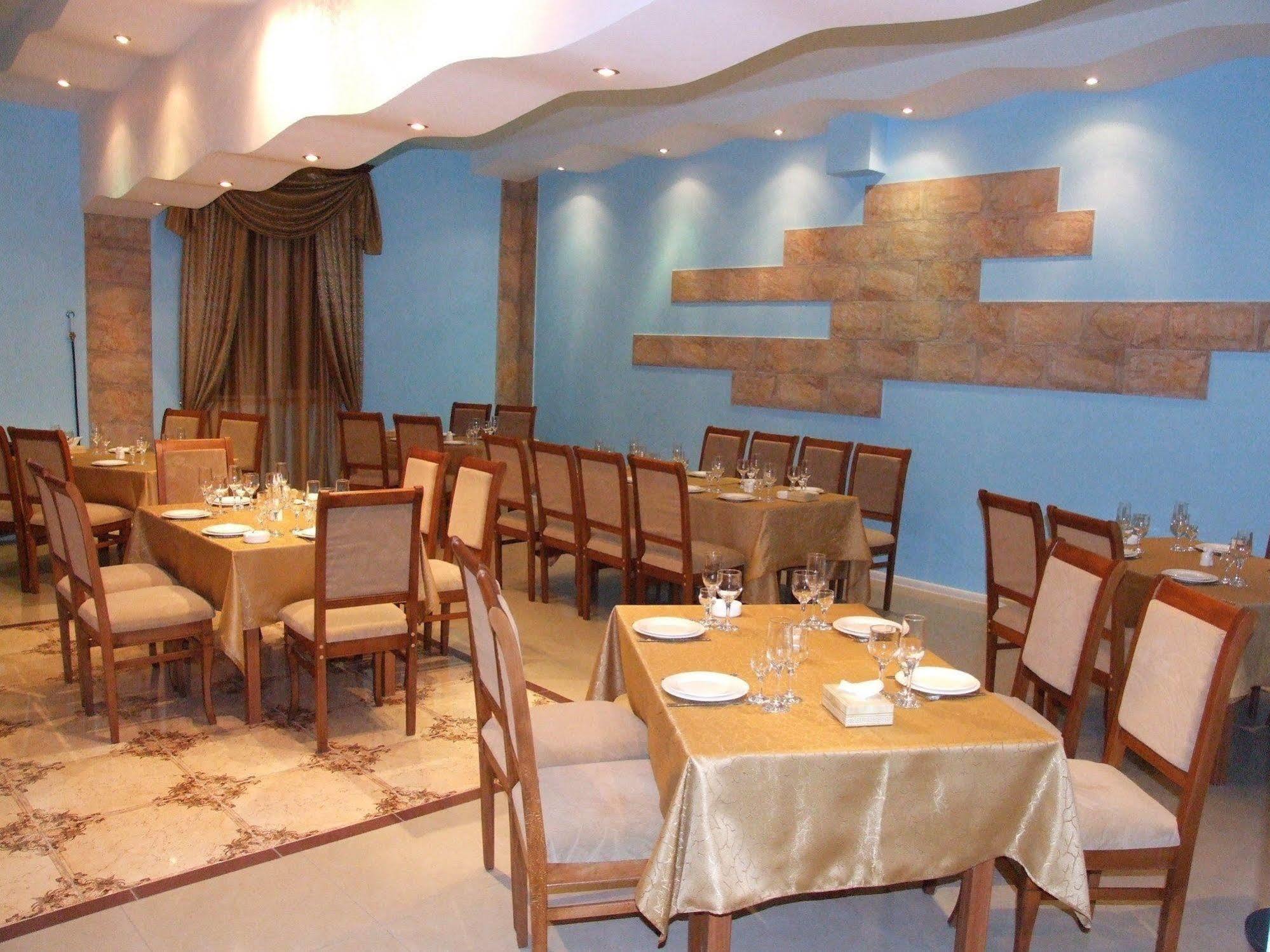 Vayk Hotel Buitenkant foto