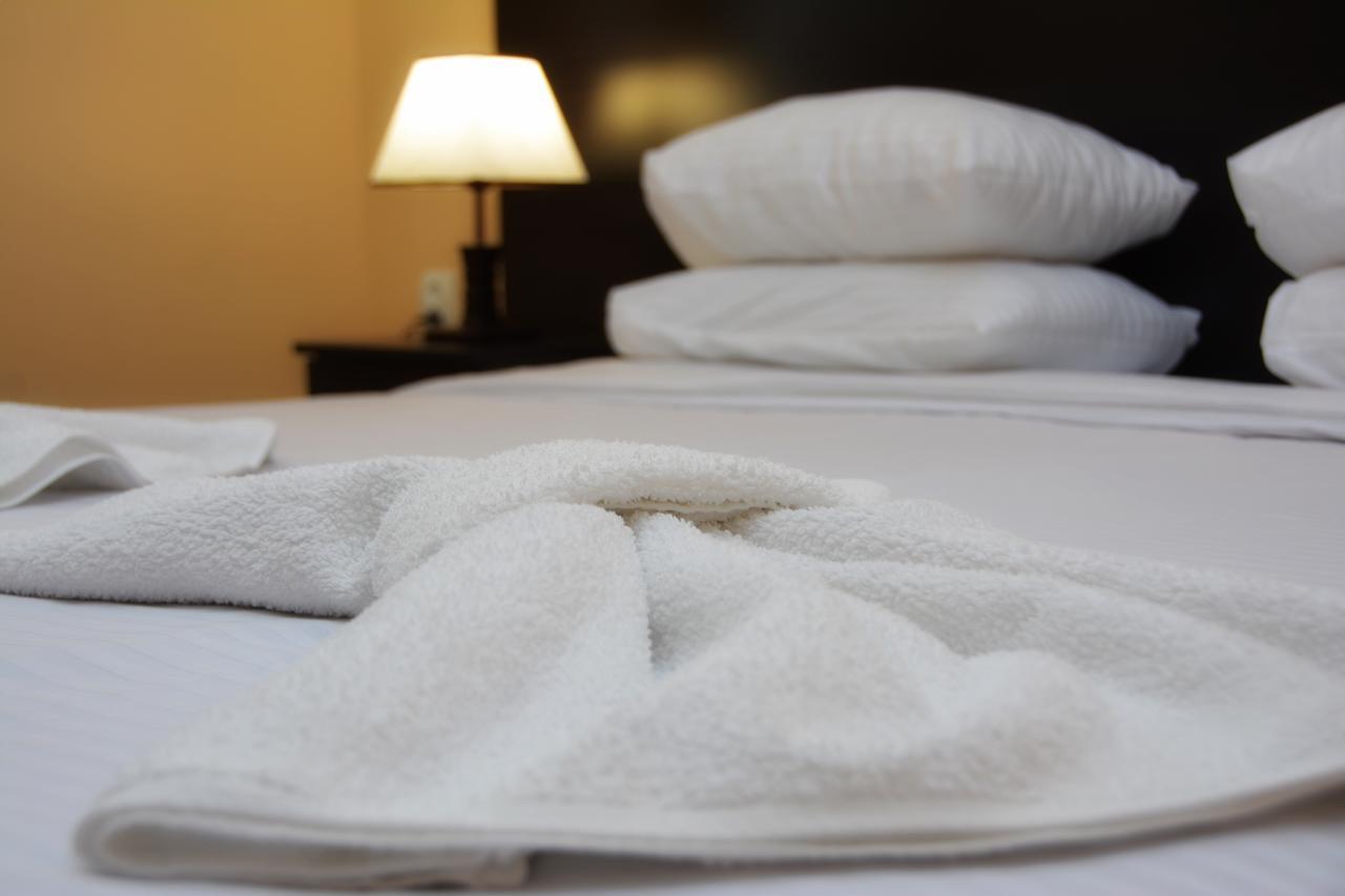 Vayk Hotel Buitenkant foto