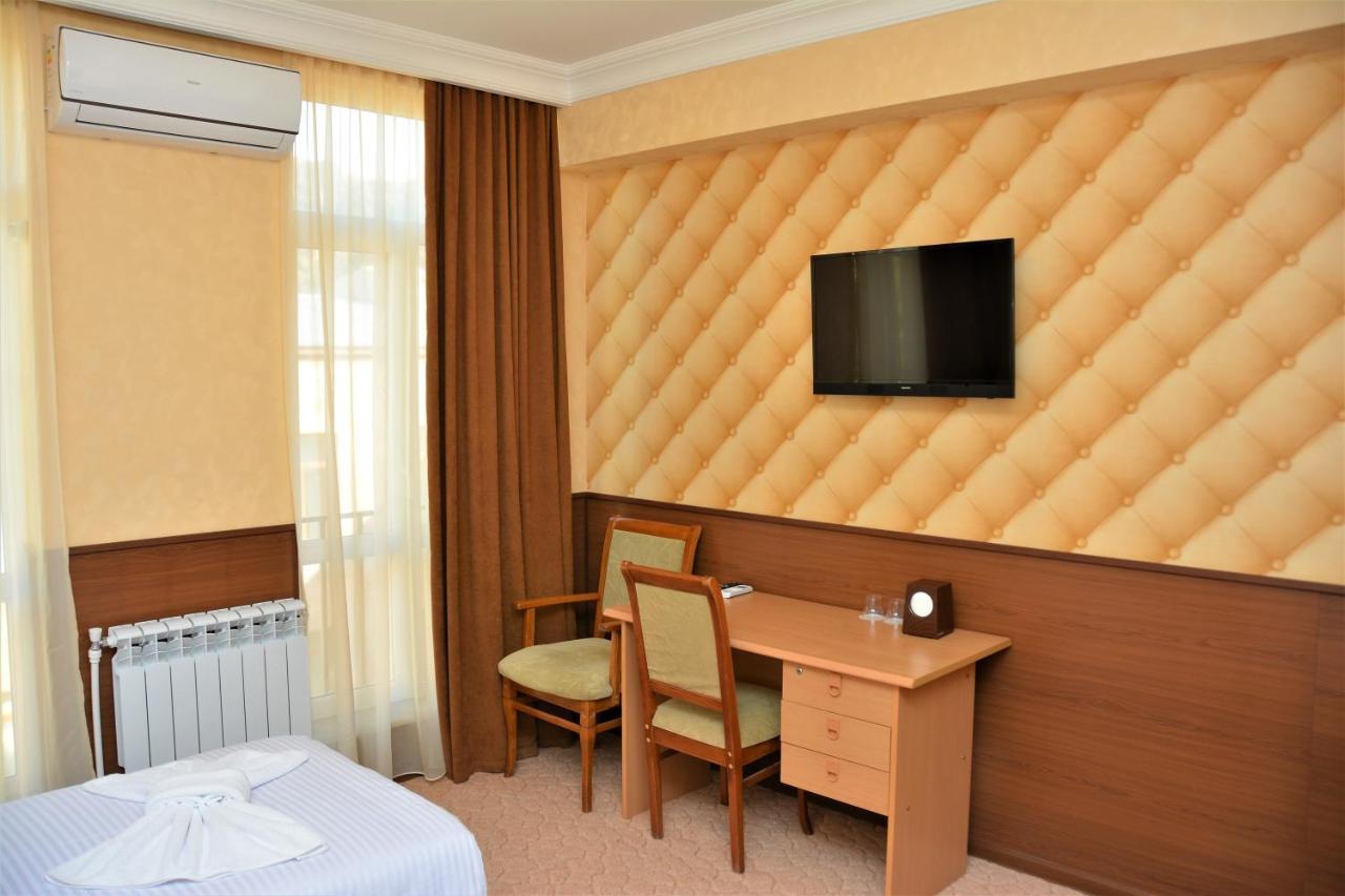 Vayk Hotel Buitenkant foto