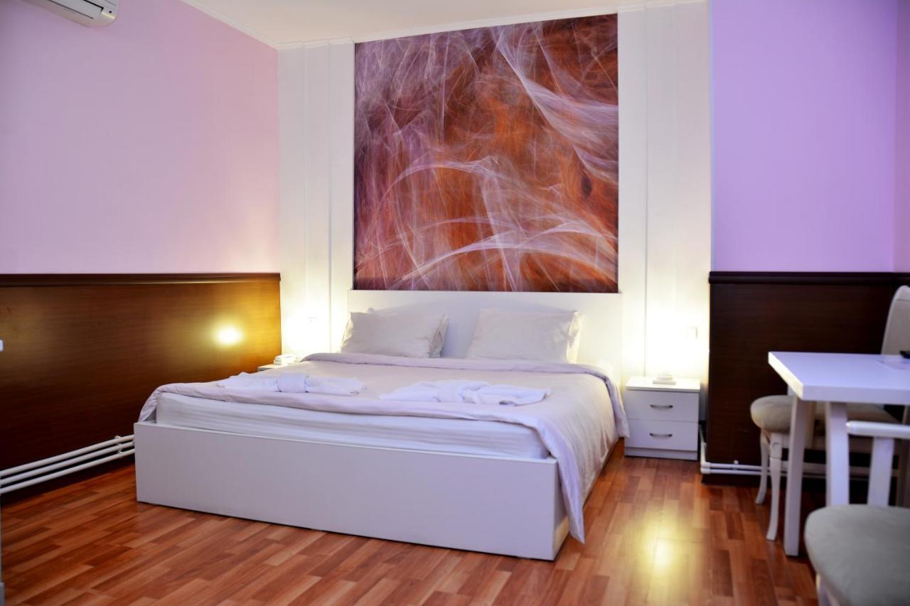 Vayk Hotel Buitenkant foto