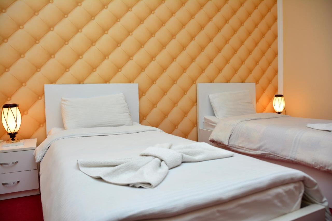 Vayk Hotel Buitenkant foto