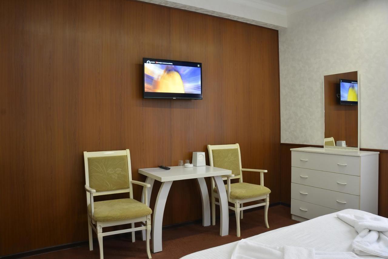 Vayk Hotel Buitenkant foto