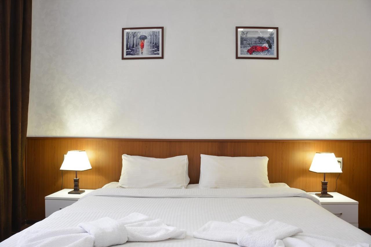 Vayk Hotel Buitenkant foto