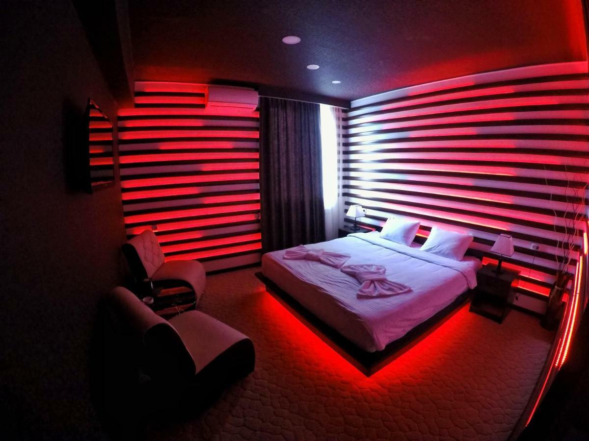 Vayk Hotel Buitenkant foto
