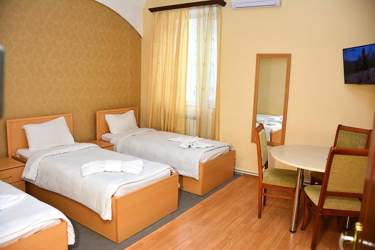 Vayk Hotel Buitenkant foto