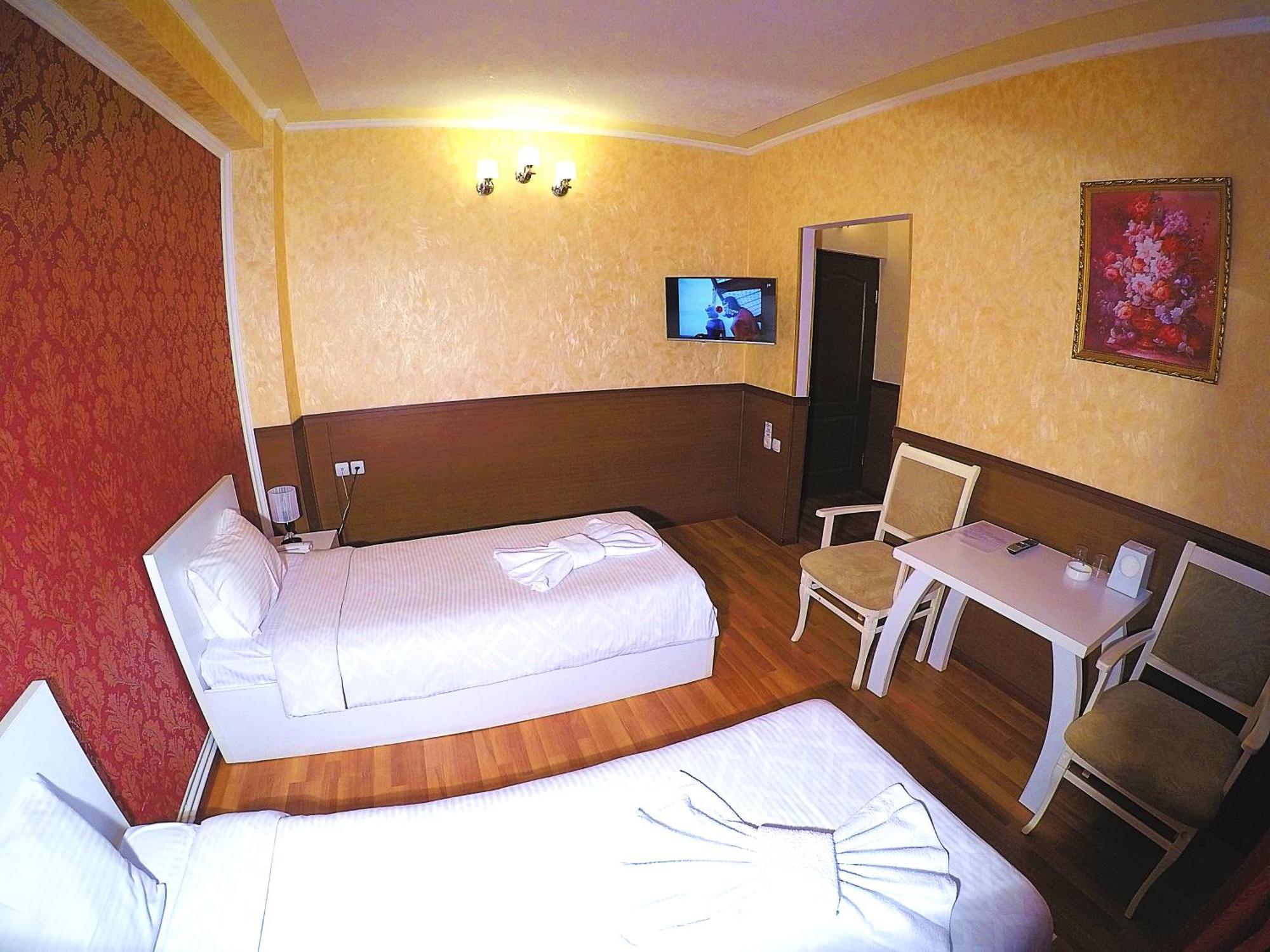 Vayk Hotel Buitenkant foto